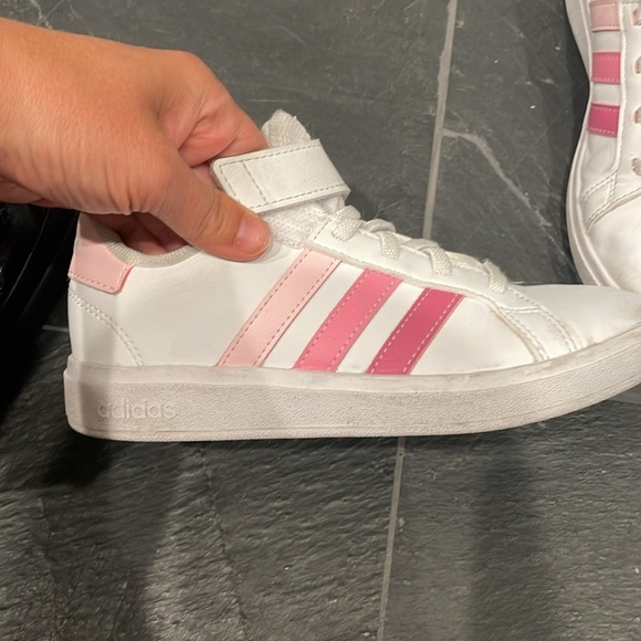 Adidas Pink Superstars - Picture 2 of 3